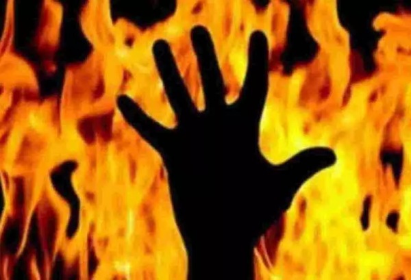 தீக்குளித்து தற்கொலை 