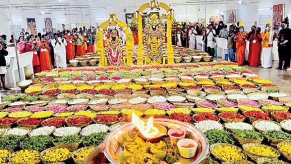 9 டன் மலர்களால் புஷ்ப யாகம்