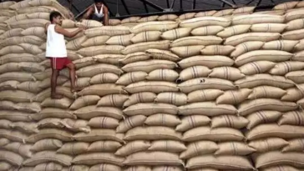 தொழிலாளர்கள் பலிகடா 