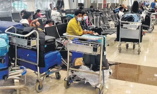 தாயகம் திரும்புகின்றனர்..