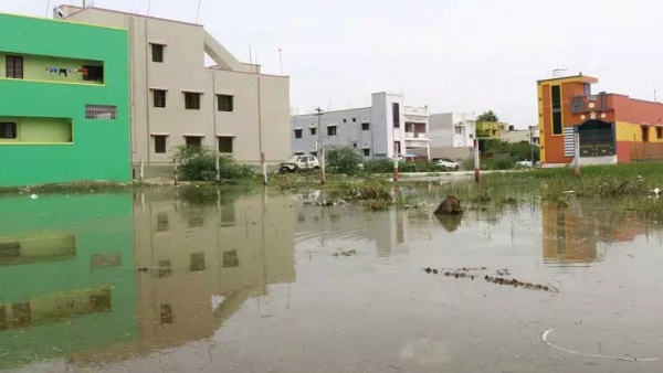 ஏரிபோல் தேங்கிய வெள்ளம் ஏரிபோல் தேங்கிய வெள்ளம்