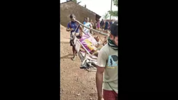 கல்லில் விழுந்த குழந்தை