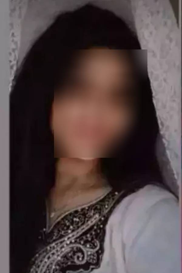 கழுத்து துண்டானது 