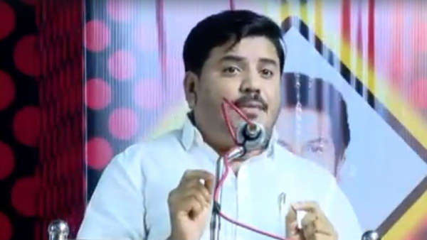 காவல்நிலையத்தில் புகார் 