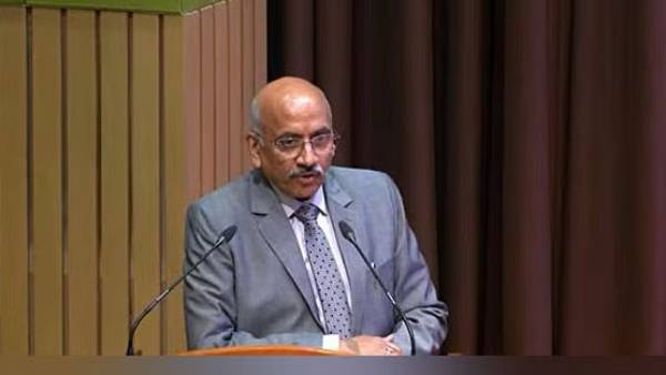 மக்களை மகிழ்விக்க முடியாது