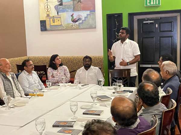  நாமக்கல்லுக்கும் கரூருக்கும் மத்தியில் 