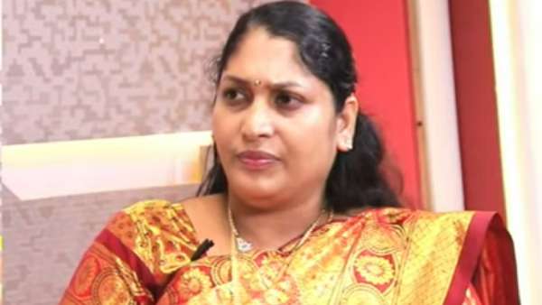 பெண் சாமியார் அட்ராசிட்டி