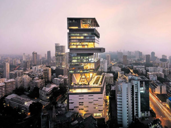 குண்டு வைத்து தகர்த்துவிடுவதாக 