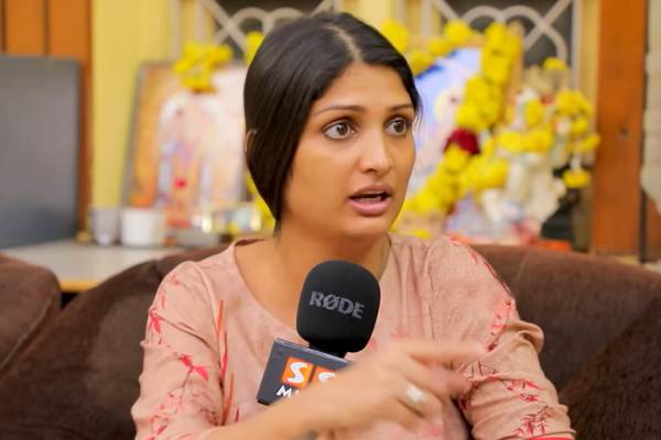 மகளிர் ஆணையத்தில் புகார் மகளிர் ஆணையத்தில் புகார்