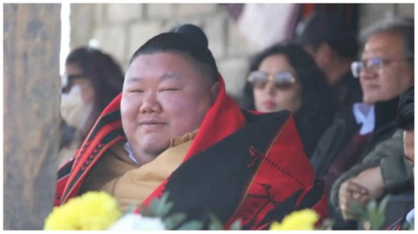 தனக்கென தனி ரசிகர் பட்டாளம் 