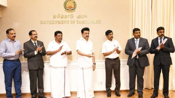 திமுக பிரமுகரை சந்தித்த பாஜக அமைச்சர் திமுக பிரமுகரை சந்தித்த பாஜக அமைச்சர்