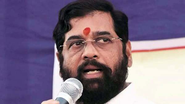 முதல்வராக பதவியேற்ற ஷிண்டே முதல்வராக பதவியேற்ற ஷிண்டே