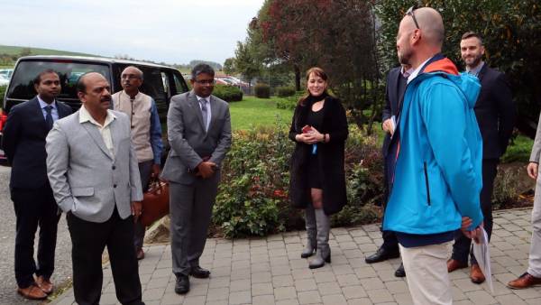 முதலீடுகளை ஈர்க்க 