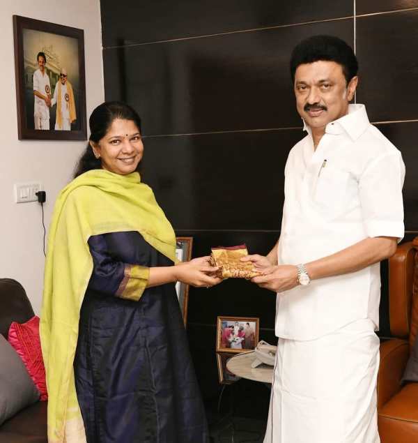 ஸ்டாலினை சந்தித்த கனிமொழி ஸ்டாலினை சந்தித்த கனிமொழி