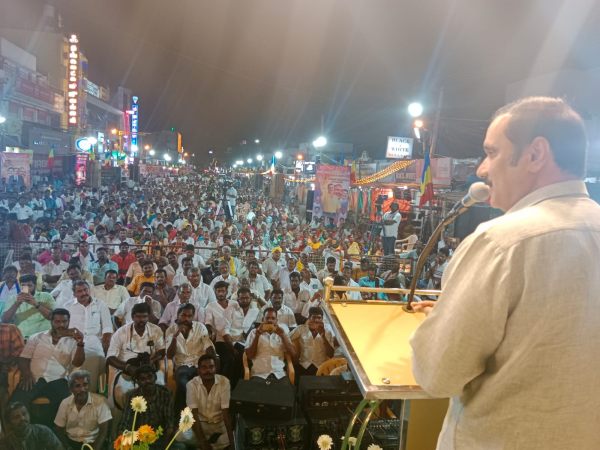 குனிந்து கொண்டே இருக்கிறீர்கள் குனிந்து கொண்டே இருக்கிறீர்கள்