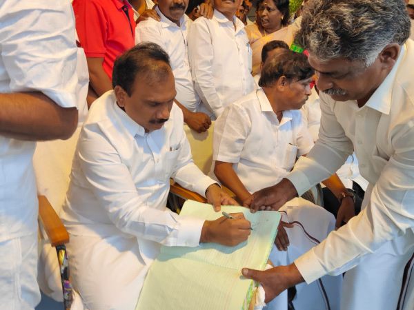 யார் பிரதமர்? 