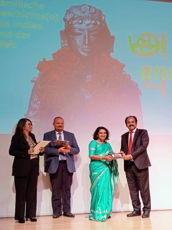 TN Minister Thangam Thennarasu inaugurats Tamil exhibition in germany 