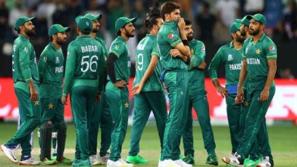 ஏன் பாக். வீரர்களுக்கு தடை?