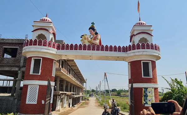  பொய்யான பெயர்
