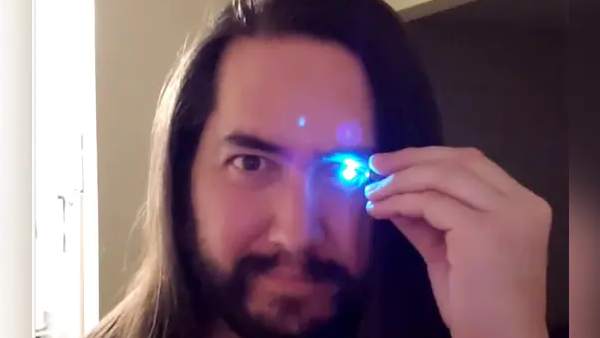 செயற்கை கண் பொருத்தம் 