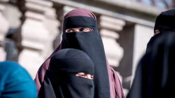  ஹிஜாப் எப்படி கட்டாயம்? 