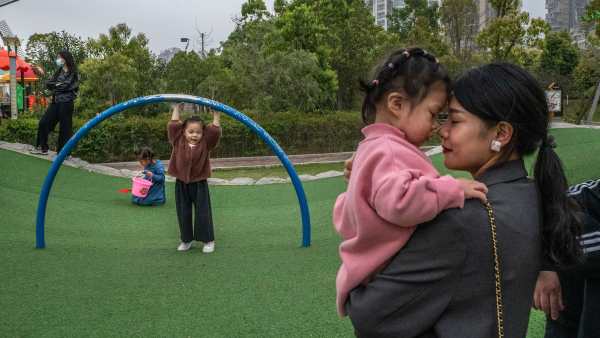 கர்ப்பமாக இருக்கிறீர்களா? என்று கேட்டனர் 