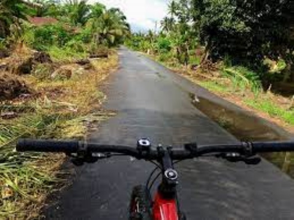 ஏமாற்றத்துடன் சிறுவன் 