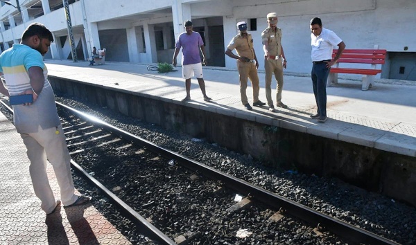 தகவல் அளிக்கலாம்