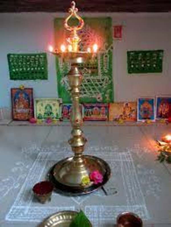 விளக்கேற்றும் நேரம் 