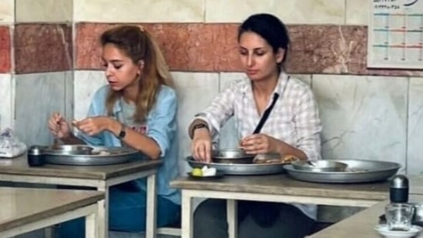 ஓட்டலில் சாப்பிட்ட 2 பேர் கைது