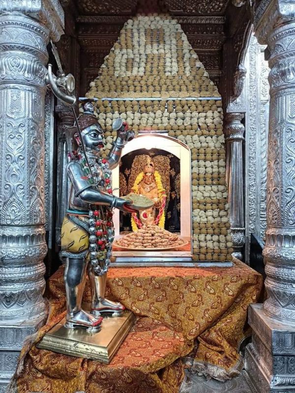  பசிப்பிணி போக்கும் அன்னை