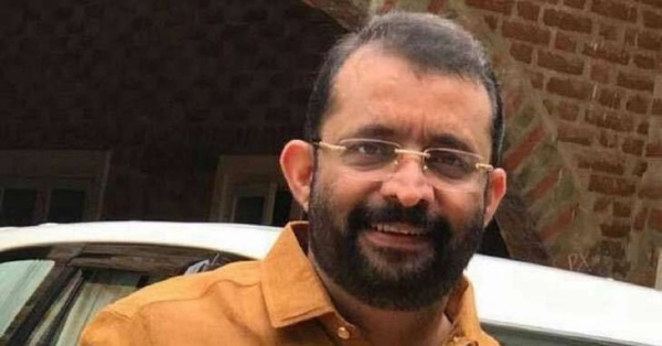 சிவசங்கரன் உள்பட 8 பேர்