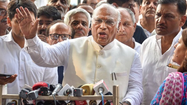 இந்தி பேசும் மாநிலங்களை சேர்ந்த இந்தி பேசும் மாநிலங்களை சேர்ந்த