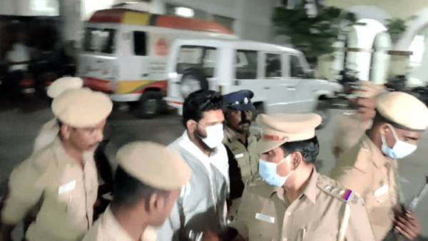 சந்தித்தது ஏன்? 