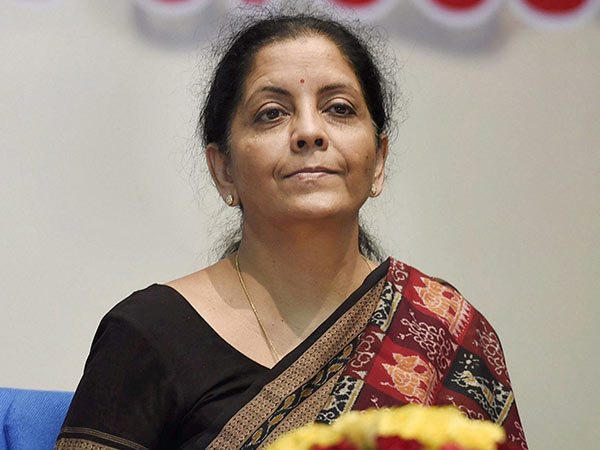 அமெரிக்காவில் நிர்மலா சீதாராமன் அமெரிக்காவில் நிர்மலா சீதாராமன்