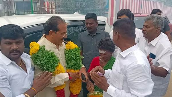 பிரதமர் மோடி சகோதரர் வருகை 