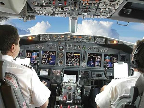  விமானிகள் 