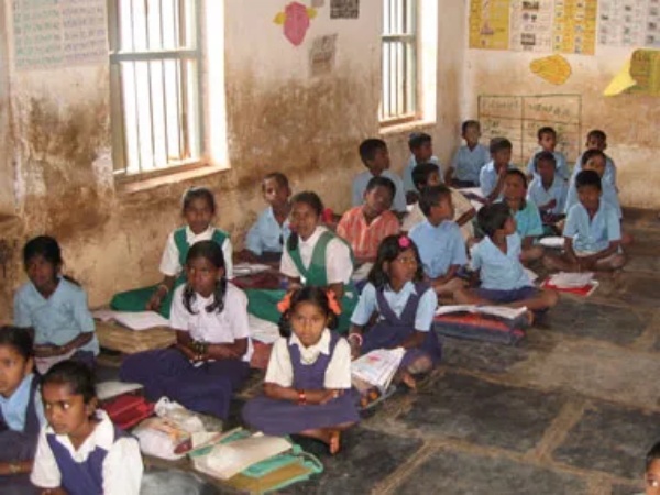 அரசு பள்ளிகள்