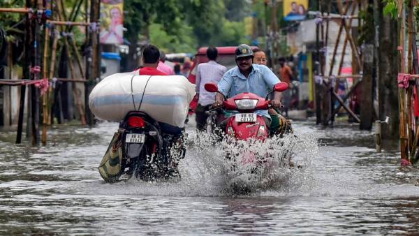 வெள்ளம் - சாலைகள் துண்டிப்பு
