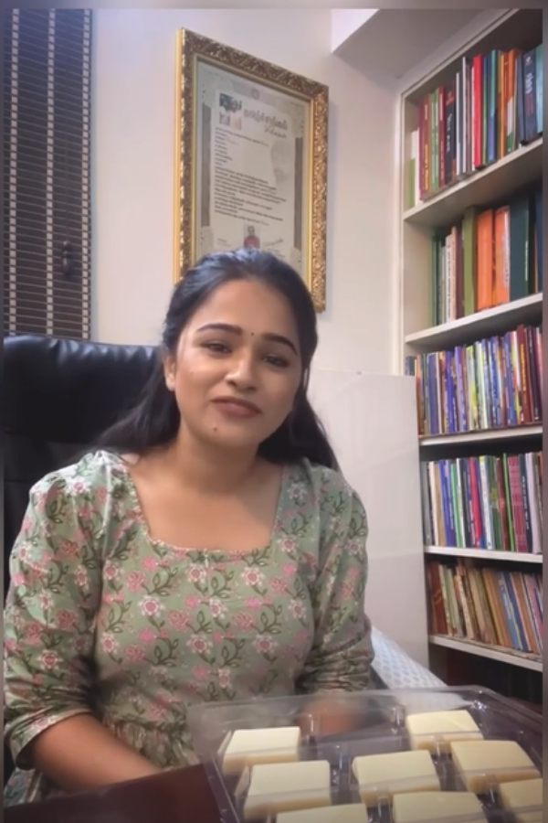 மகிழ்ச்சியில் கன்னிகா