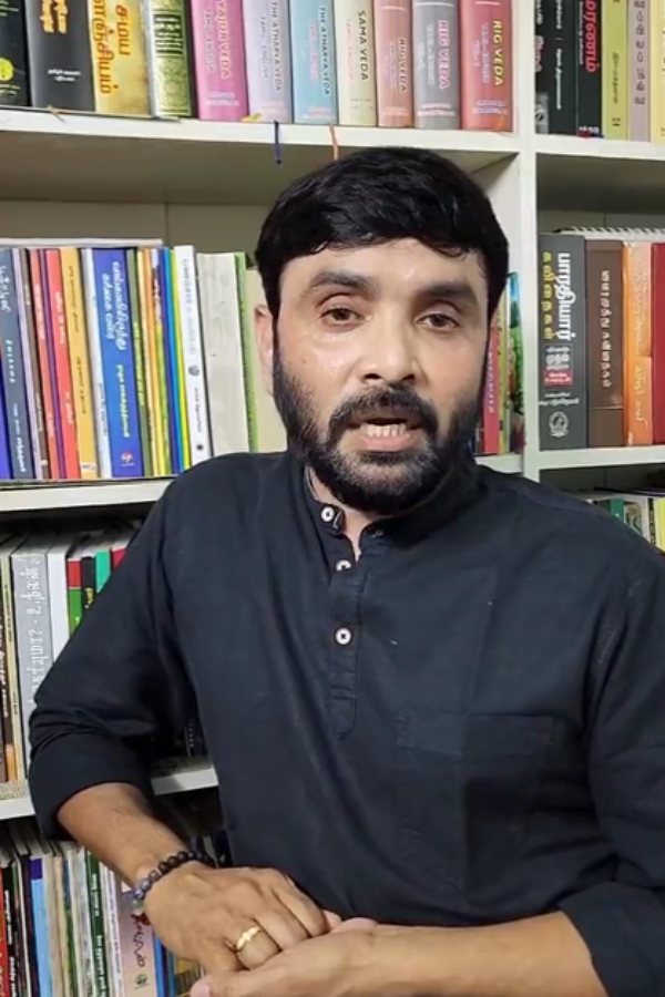 அந்த இடத்தில் கமல் இருக்கிறார் அந்த இடத்தில் கமல் இருக்கிறார்