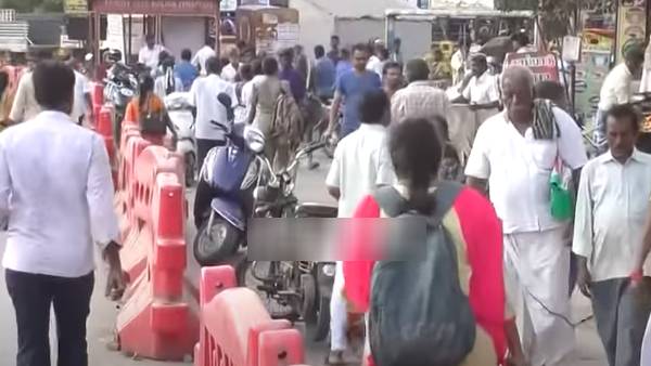 அலைமோதிய மக்கள் கூட்டம்