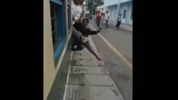 மாணவர்கள் அத்துமீறல்