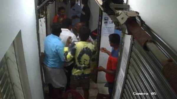 ஆதரவாக பேசுதல் ஆதரவாக பேசுதல்