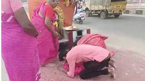 வேப்பமரத்தை வலம் வந்த தம்பதி