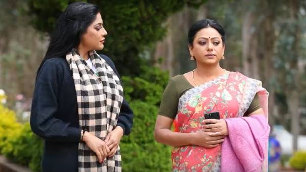 கோபத்தின் உச்சியில் ராதிகா 