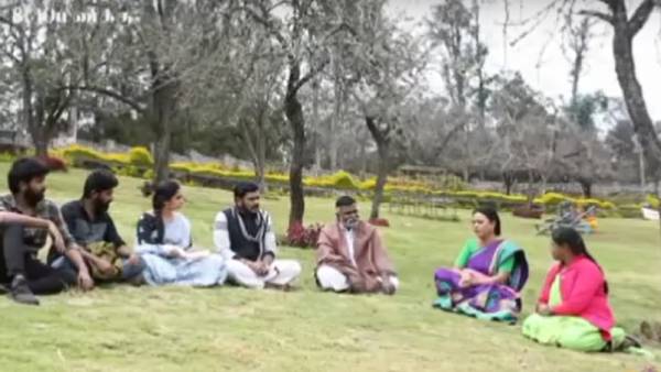 அவார்டு ஃபங்ஷனில் கலாட்டா 