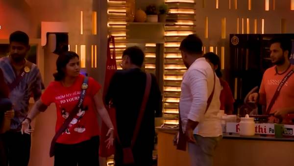 கிச்சனில் தொடங்கிய வாக்குவாதம்