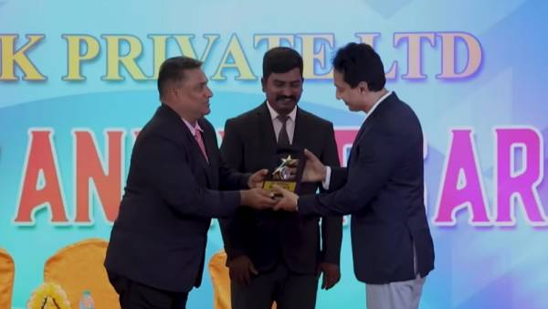 துவங்கியது அவமானங்கள் 