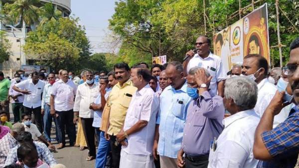 ஊழியர்கள் அதிர்ச்சி 